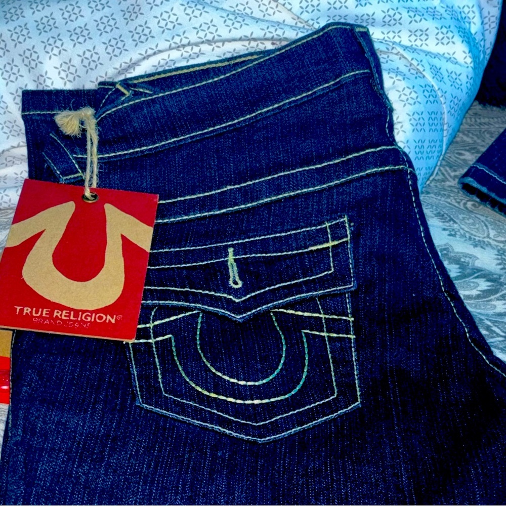 True Religion Billy Big T, BNWT, Women’s Size 31 Waist, Color 78- Urban Cow
